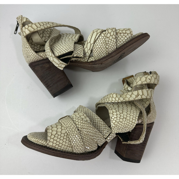 Freebird by Steven Rare Claw Python Snake Heel Sandals Strappy Cream Size 7 EUC - Picture 11 of 16